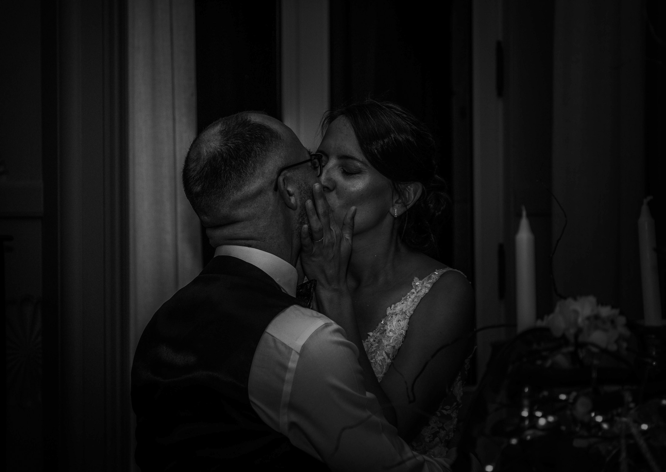 Un baiser pendant la réception — Florent Leca